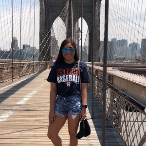 Meet your Posher, Danielle